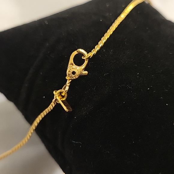 Vintage Signed Monet Gold Sand Dollar Pendant Necklace. 22" Long - Picture 4 of 8